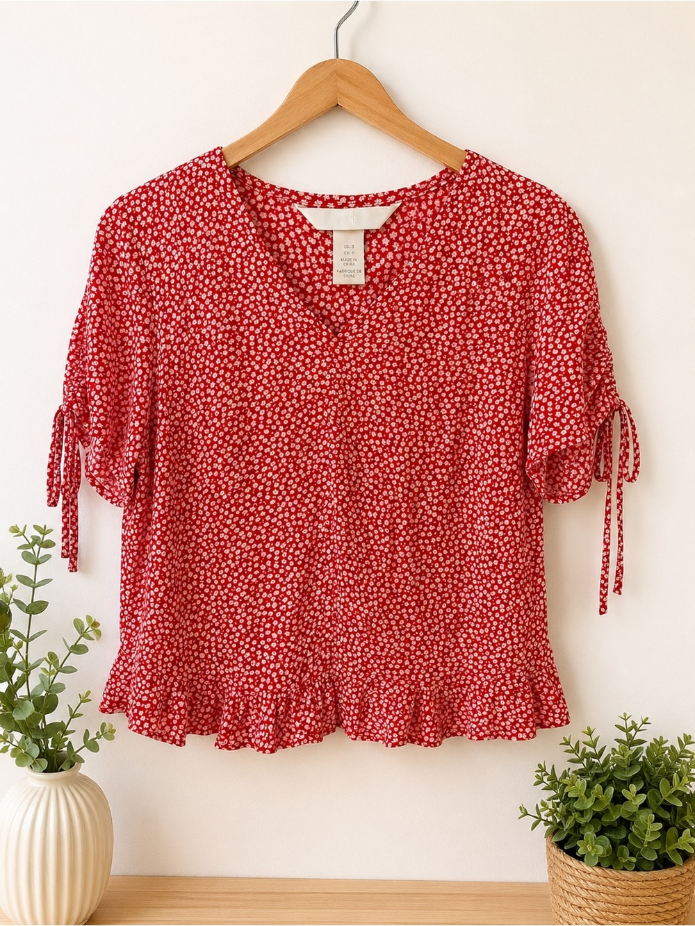 H&M Red and White Floral Blouse
